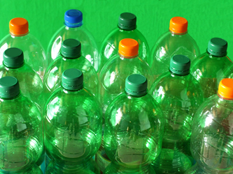 Der Newcomer PEF ist für die Herstellung von Kunststoffflaschen bestens geeignet. Bild: pixelio/Wolfgang Floedl