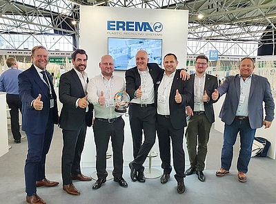 Das Erema-Team freut sich mit Managing Director Michael Heitzinger (links im Bild) über die jüngste Auszeichnung
