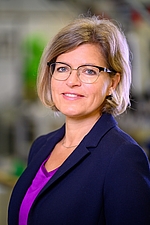 Portrait Claudia Schickling, Leiterin Pilotfabrik Industrie 4.0