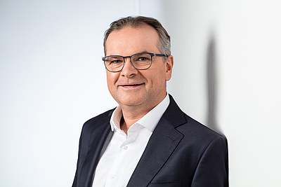 Harald Wallner ist seit 1. März 2022 alleiniger operativer Geschäftsführer beim international erfolgreichen Flüssigsilikon-Experten ELMET Elastomere Produktions- und Dienstleistungs GmbH