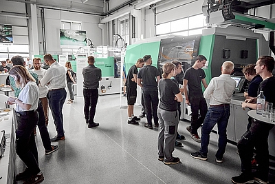 Auf großes Kundeninteresse stieß auch das Open House im Arburg Technology Center Inzersdorf 