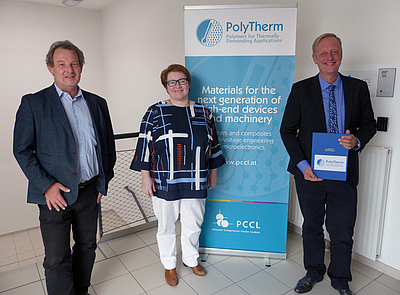 Projektleiter Priv.-Doz. Dr. Frank Wiesbrock (rechts) zusammen mit der Geschäftsführung des PCCL (Dr. Elisabeth Ladstätter, Prof. Wolfgang Kern)