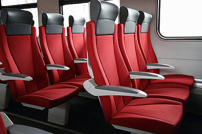 Verkleidung von Bahnsitzen mit senosan C60FR-5