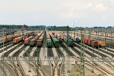 Unternehmen verlagern im Projekt „ChemMultimodal“ ihren Transport auf die Schiene.