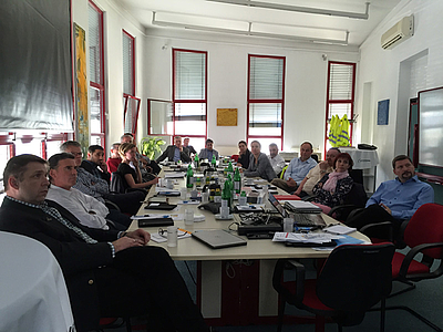 Die Recycling-Gruppe traf sich am 7. April bei Huyck.Wangner Austria in Gloggnitz.